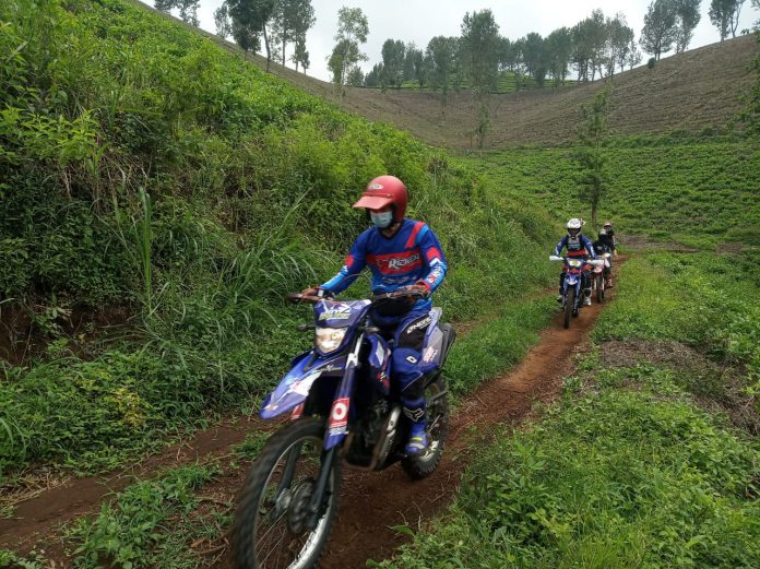 “WR 155 R Community Adventure”, Taklukan Trek Menantang di Bandung (3)