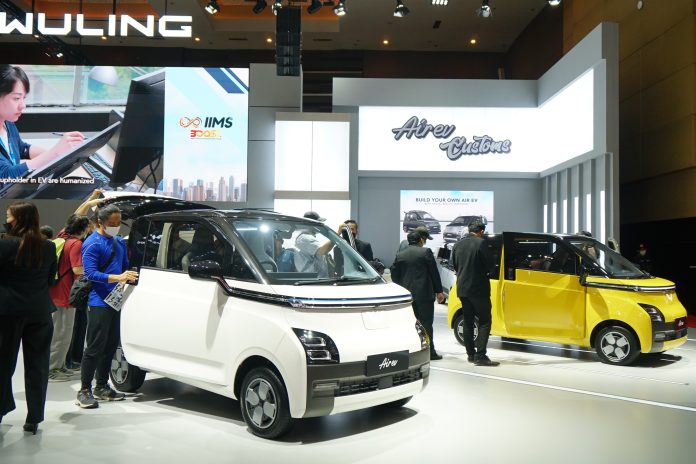 Wuling Air ev mendominasi surat pemesanan kendaraan di booth Wuling sepanjang IIMS 2023