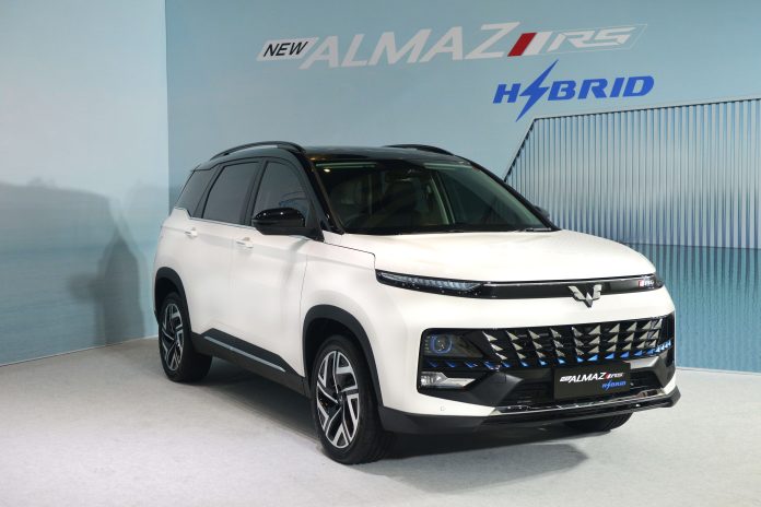 Flagship SUV dari Wuling, New Almaz RS Pro dan New Almaz RS Pro Hybrid, bisa dibawa pulang oleh konsumen dengan uang muka mulai dari Rp80 jutaan atau cicilan mulai Rp7 jutaan per bulan