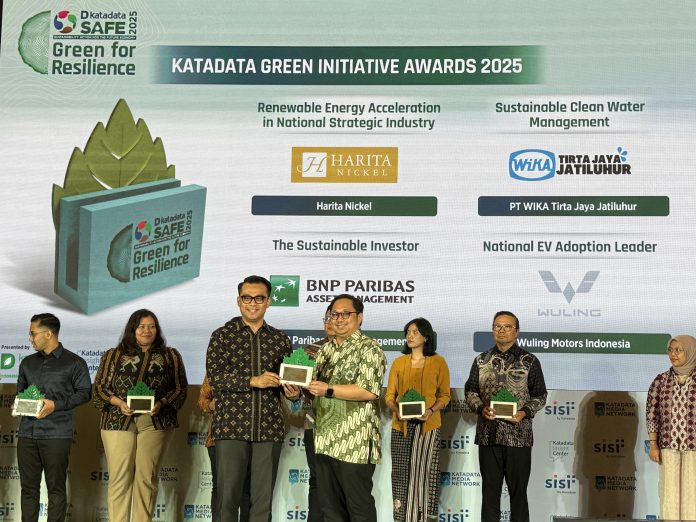 Apresiasi dari media Katadata atas kontribusi Wuling dalam mendorong adopsi kendaraan listrik di Indonesia melalui Air ev