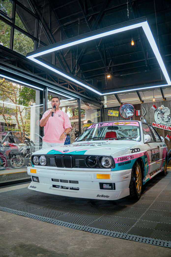 Foto 3_ Rifat Sungkar bersama M3 E30 dalam proyek kolaborasi bersama Belkote Paint